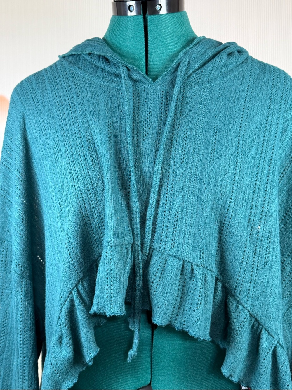 Urban Outfitters NWT L Teal Open Knit Cropped Hoodie Ruffle Bell Sleeve Boho - Picture 3 of 9